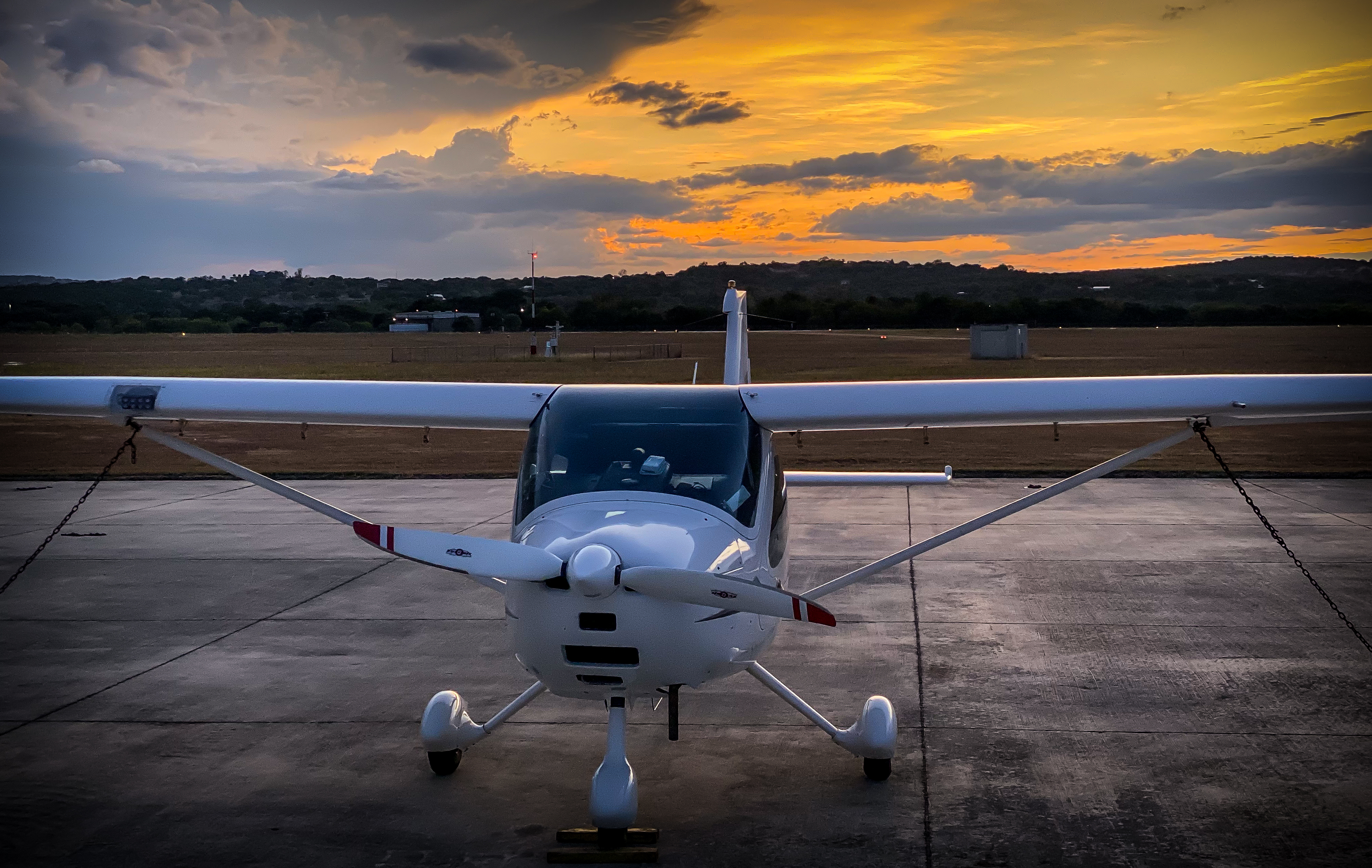 Aircraft Rental Las Vegas - Aircraft Fleet | Desert Flying Club Pre Solo Written Exam Answers Cessna 172